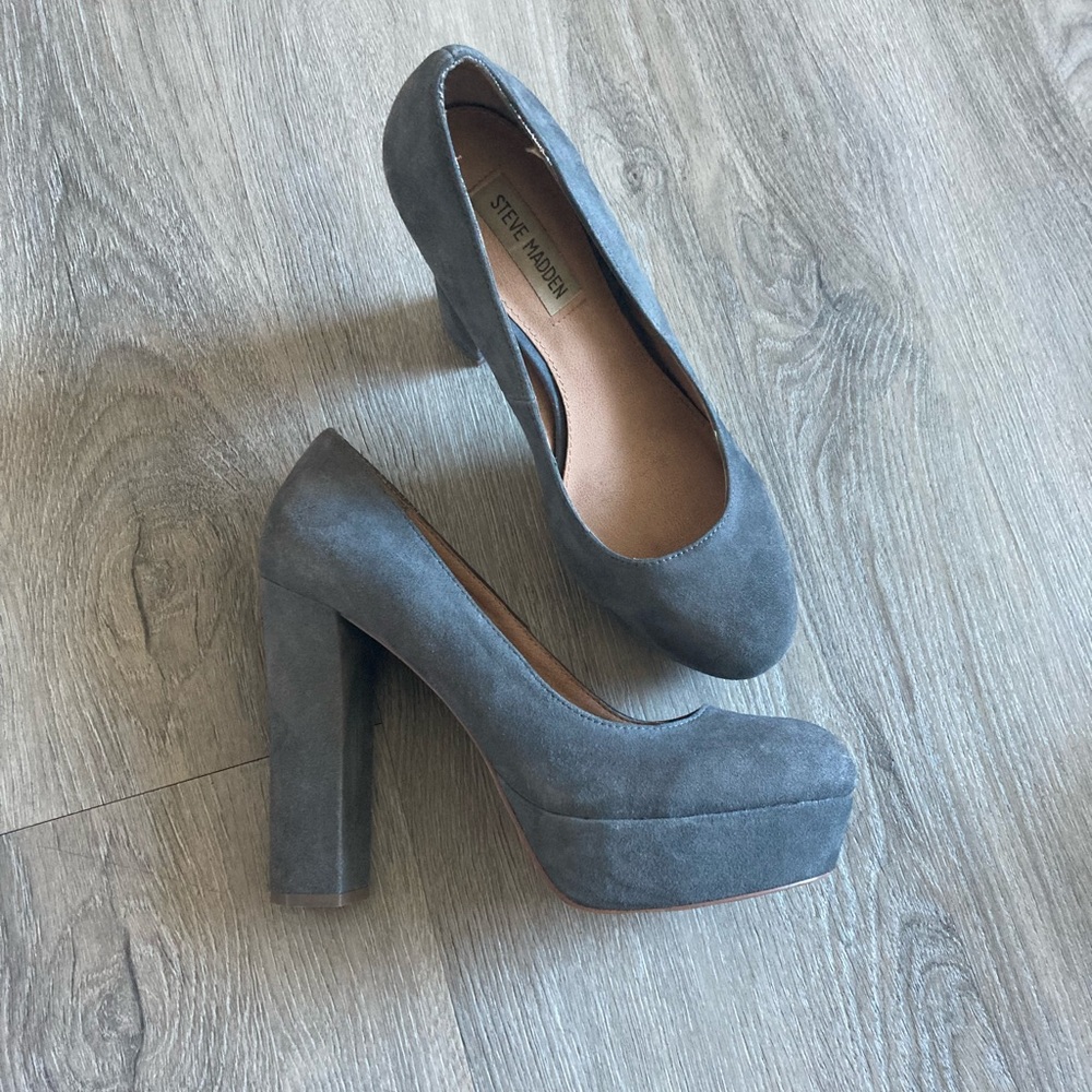 Steve Madden Platform Pumps